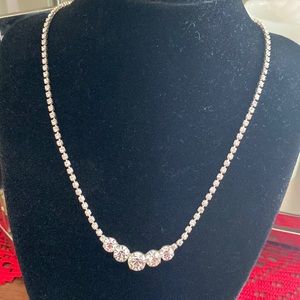 Dainty rhinestone/crystal necklace